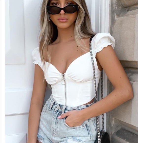 Front Zip White Top - Picture 2 of 2